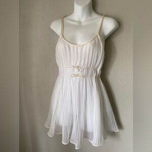 Vanity Fair White Pleated Babydoll